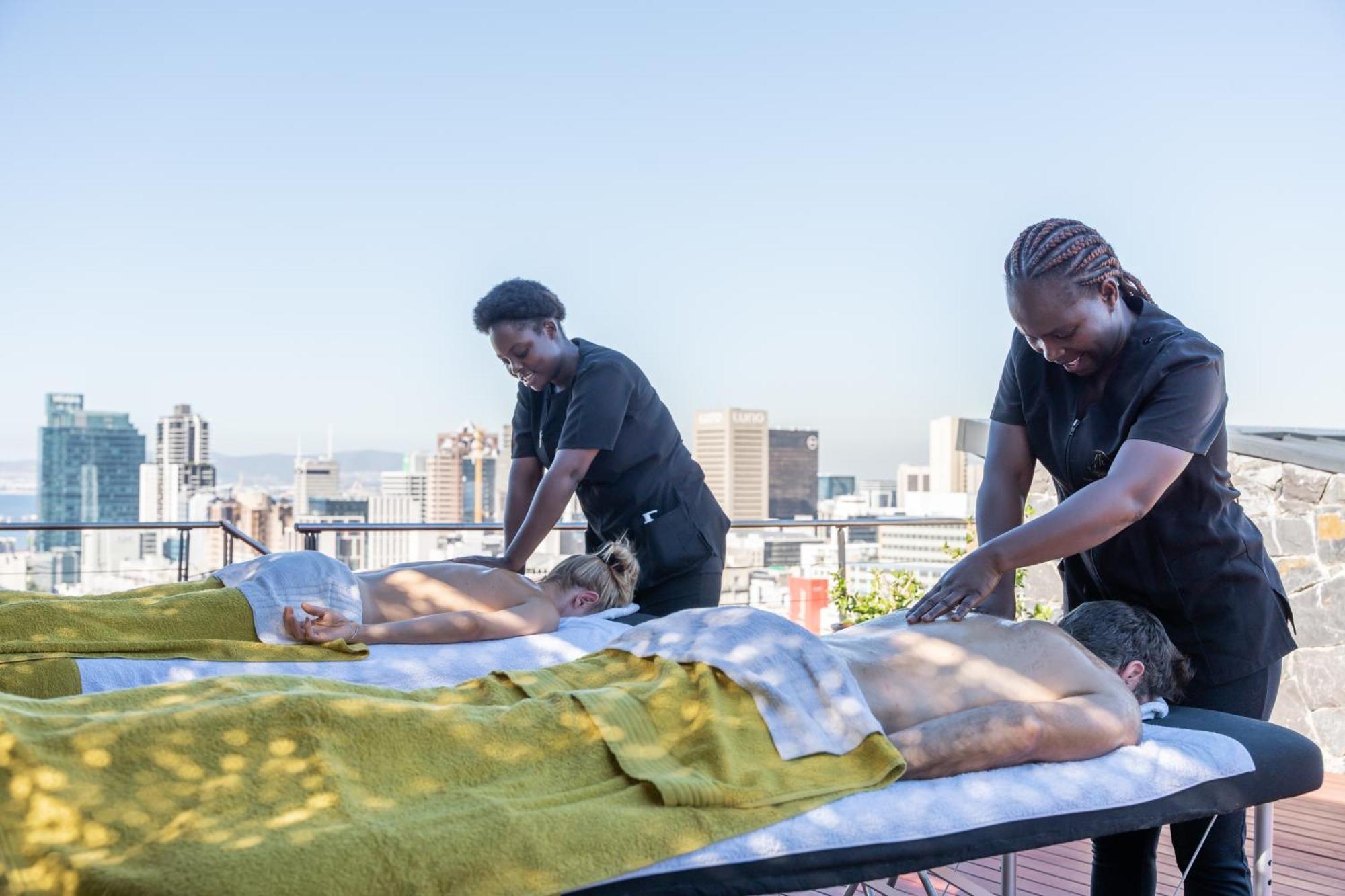 The Lookout - Panoramic 4 Bedroom House With Free Wifi And Pool Cape Town Bagian luar foto